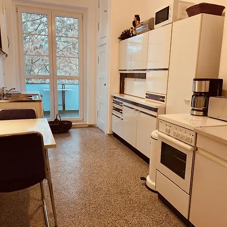Bright Quiet Apartment